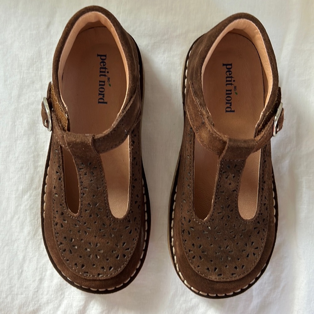 Petit nord Copenhagen brown suede Mary Janes girls 5T